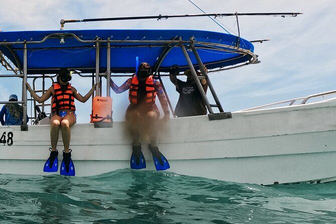 1.5 hours Snorkeling at Tulum's paradise reef - Boarding up for snorkeling: gear, life jackets, and safety style