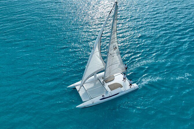 2 in 1 Catamaran to Isla Mujeres Tour from Cancun with Open Bar - Open bar on the water: the good and the practical