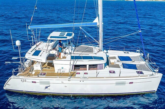 3 Hours Exclusive 45' Lagoon Catamaran Experience - Food and premium open bar: the best part of “easy luxury”