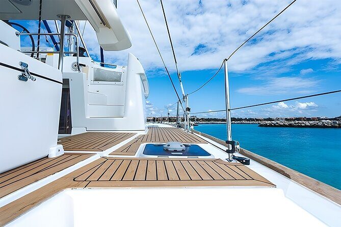 3 Hours Exclusive 45' Lagoon Catamaran Experience - Who this catamaran day fits best