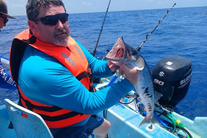 3 Hours Private Sport Fishing in Costa Maya - Captain and sailor coaching: the real comfort factor for first-timers