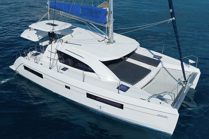 4H Lux 40' Catamaran All-Inclusive in Tulum and Playa del Carmen. - Who should book this catamaran (and who should think twice)