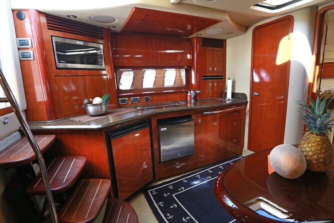 4H private 40' Yacht All-Inclusive in Tulum & Playa del Carmen - Cruise time on the Riviera Maya coastline