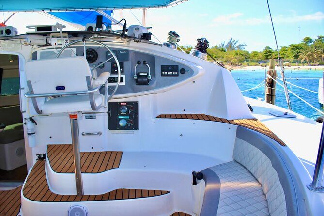 4hrs / 46ft Catamaran Private Charter From Cancun to Isla Mujeres - What to pack for a comfort-first boat day