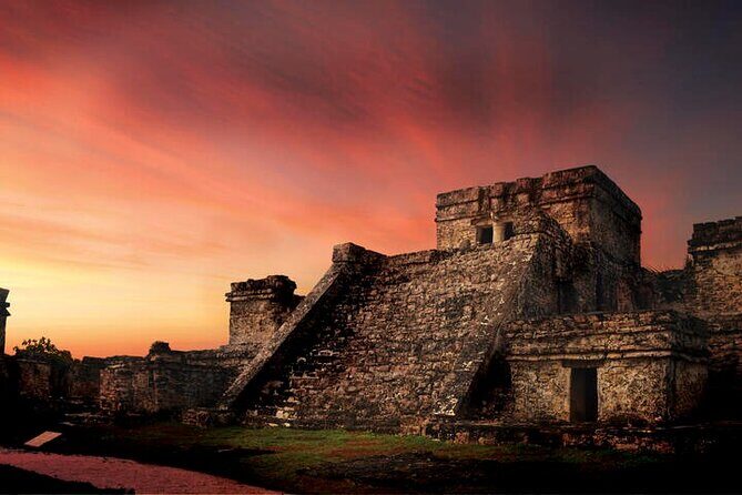 4x1 tour:Tulum/Coba,Cenote,Mayan Village& 5th Av Playa del Carmen - Lunch buffet: fuel for Cobá, not just a break