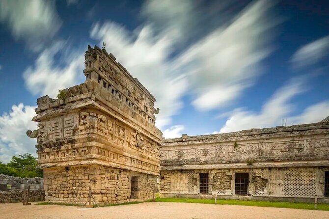 (4x1)Chichén Itzá, Cenote Saamal, Kaua e Valladolid da Playa Del Carmen e Tulum - Chichén Itzá: El Castillo, Equinox Shadows, and the $35 Fee Reality Check