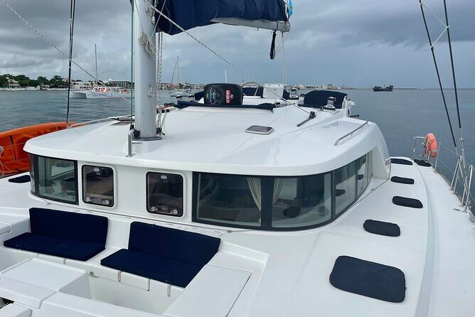 5 Hr Private Catamaran Cruise with lunch and drinks to 15-20 ppl - Private Catamaran Time in Cozumel: You Set the Tone