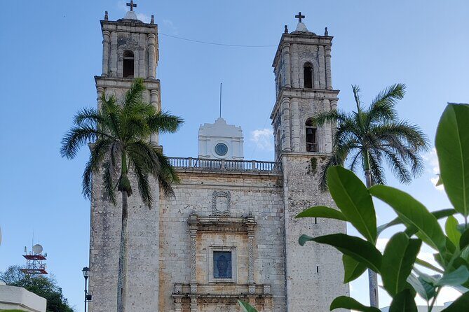 5x1: Chichen Itza + Suytun & Ikkil Cenote + Buffet + Valladolid - Ik-kil Cenote: 30-meter drop, vines, and choosing your level