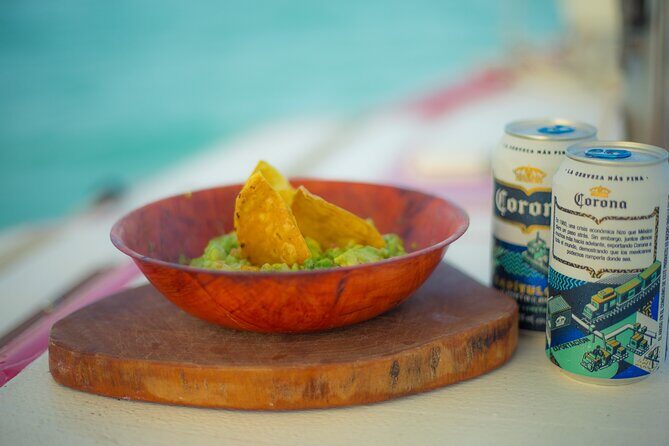 6hrs of Sailing in Bacalar Lagoon: discover Cenotes, Islands and Stromatolites. - Who should book this private lagoon sail