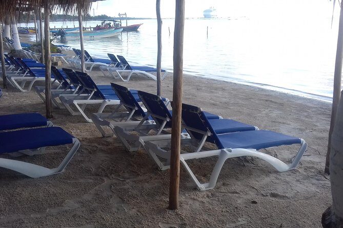A beach day with open bar, lunch and snorkeling LOS ARRECIFES RESTAURANT - Price check: does $118 make sense for a full day?