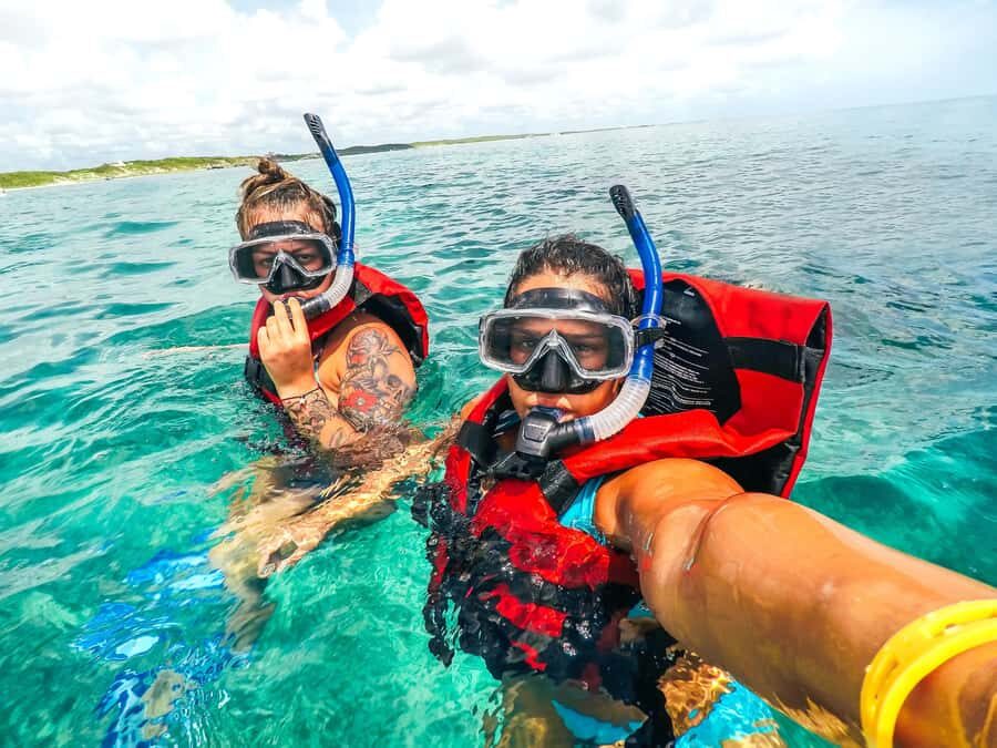 Akumal: Swim with Turtles in a Natural Paradise - Snorkeling with sea turtles in Akumal Bay (and how to do it right)