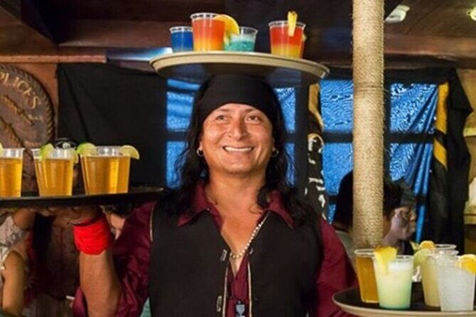 Amazing pirate dinner in Cancun, you must be here! - Captain Hook check-in and the 6:30 cannon-departure rhythm