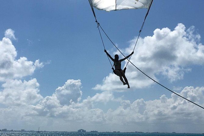 Amazing tour to the beauty Isla Mujeres with Snorkel and open bar - Extra activities on the island: golf carts are the big one
