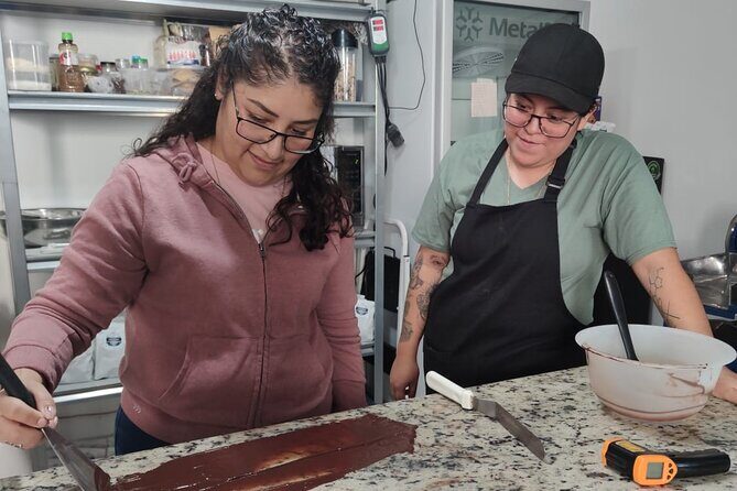 Artisanal Chocolate Bean to Bar Workshop in Cancún - The welcome cocoa drink and the Mayan cacao story
