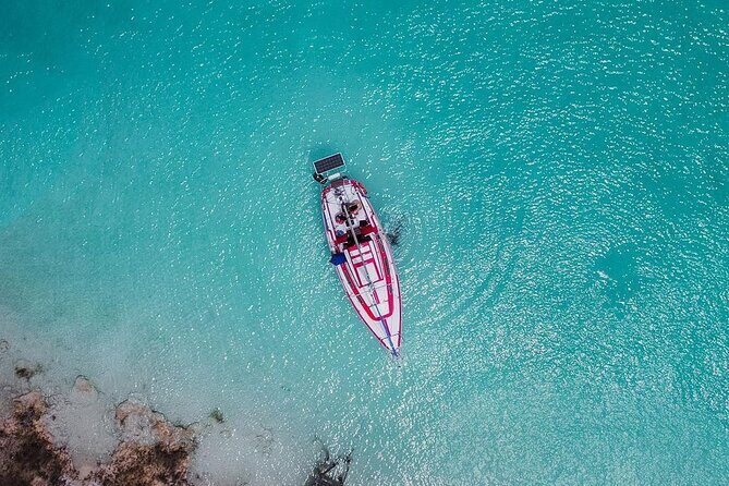 Bacalar: 4hr Private Sailing Tour with Guacamole & Drinks - The first stretch on Bacalar Lagoon: cruising with a local captain