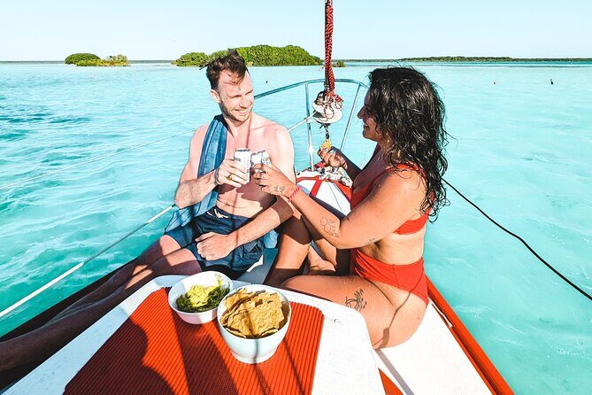 Bacalar: 4hr Private Sailing Tour with Guacamole & Drinks - Stop 2: Island of Birds—watching wildlife from the right angle