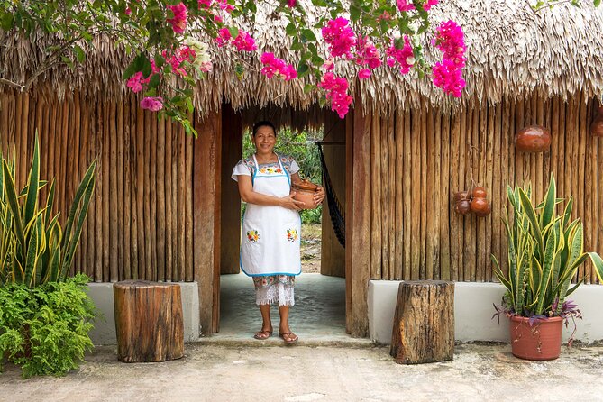 Bacalar 7 Color Lagoon and Mayan Family from Costa Maya Port - Lunch That’s More Than a Meal: What to Expect at the Table
