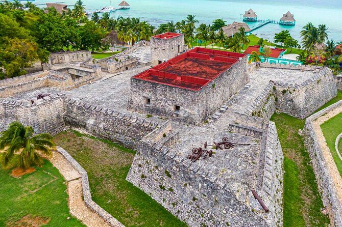 Bacalar All Day Guided Tour - The lagoon cruise: Esmeralda and Black cenotes from the water