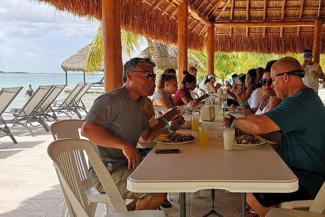 Bacalar Lagoon & Chacchoben Mayan Ruins Combo from Costa Maya - Lunch by the lagoon: how the food fits the day