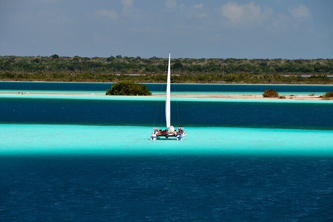 Bacalar Lagoon Private Catamaran Lunch and Drinks from Costa Maya - The private catamaran on Lago Bacalar: where the colors do the talking