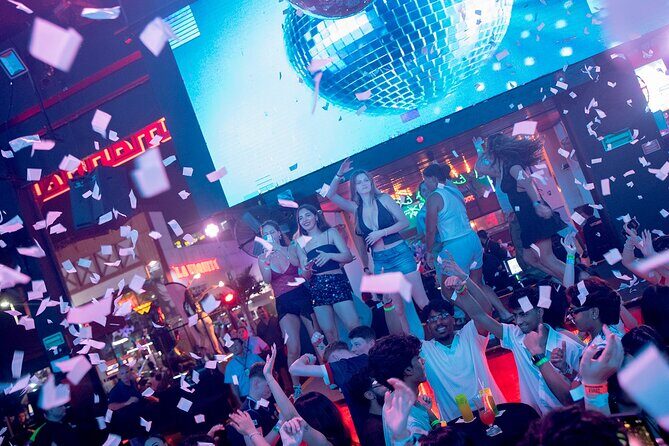 Bar Crawl Madness Tour in Cancun - Key points at a glance