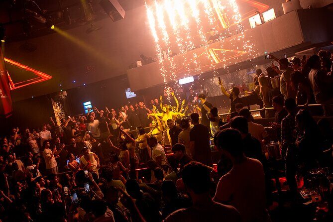 Bar Crawl Madness Tour in Cancun - Fast entry, VIP feeling, and why hosts matter on this kind of night