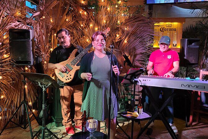 Bar hopping tour in Merida - El Gallito Cantina: Traditional Vibes and the Local Feeling You Came For