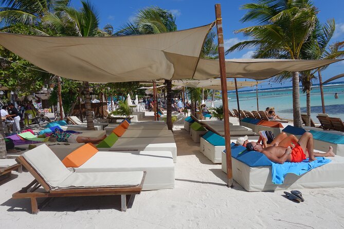 Beach Break Costa Maya with Lunch and Open Bar - Amenities that make beach time easy: beds, bathrooms, showers, Wi-Fi