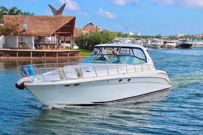 Beautiful SUNDANCER 60ft Private yacht / 18PAX 25P15 - Isla Mujeres vs Cancun Bay: how the route changes your day