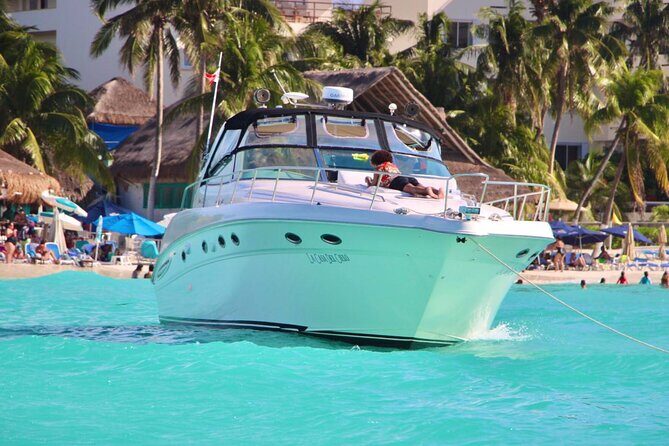 Beautiful Yacht SeaRay 48ft / 15PAX 25P16 - The 48ft Sea Ray Comfort Plan (AC, Space, and a Clean Ride)