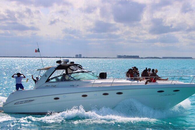 Beautiful Yacht SeaRay 48ft / 15PAX 25P16 - The Crew: Professional, Attentive, and Willing to Make It Special
