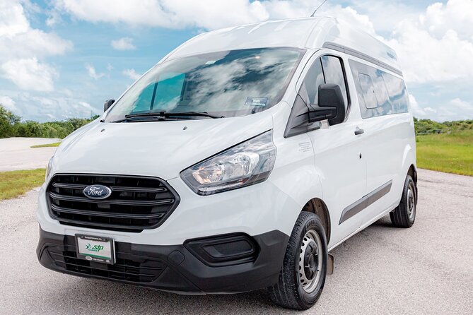 Black Luxury Van from hotels to Cancun Airport - Cancun Hotel to Airport in a Black Van: What the 30 Minutes Feel Like