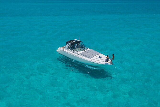 Cancun 4 hour Private Yacht Experience with Lunch and Open Bar Onboard - Onboard Vibes: Crew Service, Sun Deck Time, and Open Bar