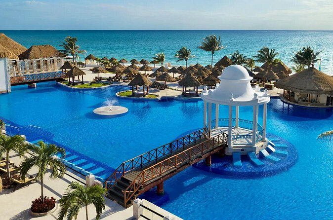 Cancun Airport and Dreams Sapphire Resort & Spa Private Shuttle - Private Shuttle Details That Make a Difference
