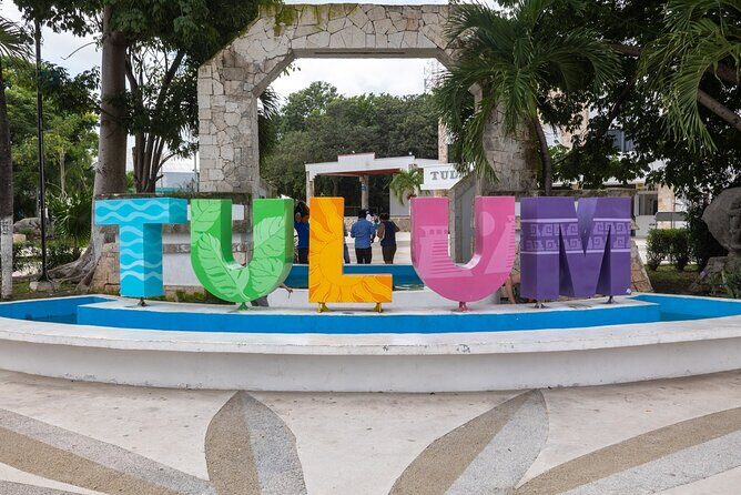 Cancun Airport CUN Arrival or Departure Transfer - Your ride: private transport with bottled water