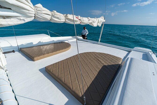 Cancun All Inclusive Catamaran Tour to Isla Mujeres - Isla Mujeres Beach Club Lunch: Views, Buffet Reality, and the Party Tempo