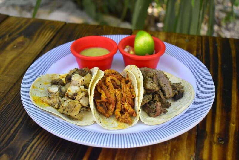 Cancún: Beachside Tacos & Town Tour with tequila tasing - Free time in the main plaza: where you turn tasting into a mini town plan