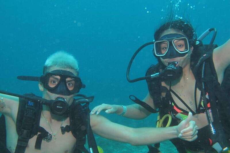Cancun: Beginner Scuba Diving at Underwater Museum - Manchones Reef: Coral Life and Colorful Fish Close Up