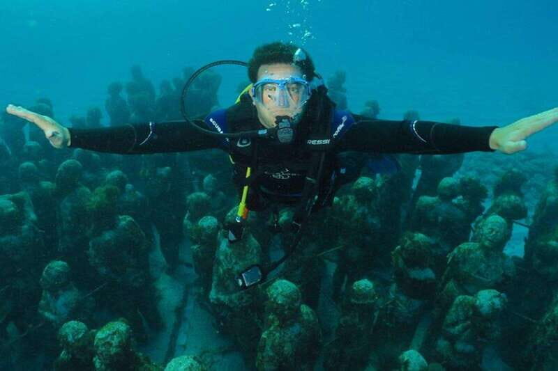 Cancun: Beginner Scuba Diving at Underwater Museum - The Boat Departs at 9:30 AM: Two Open-Water Sessions Planned