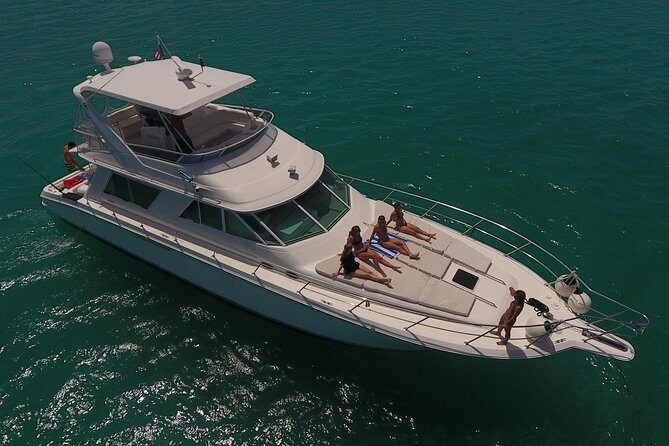 Cancun Boat Tour to Isla Mujeres on Luxury Yacht with Chef -SR55C - Onboard chef and open bar: where the “luxury” actually shows up
