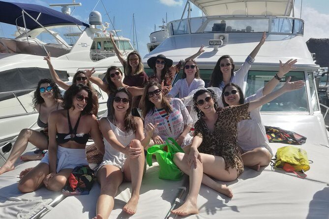 Cancun Boat Tour to Isla Mujeres on Luxury Yacht with Chef -SR55C - Snorkelling gear included, plus a captain who picks the best conditions