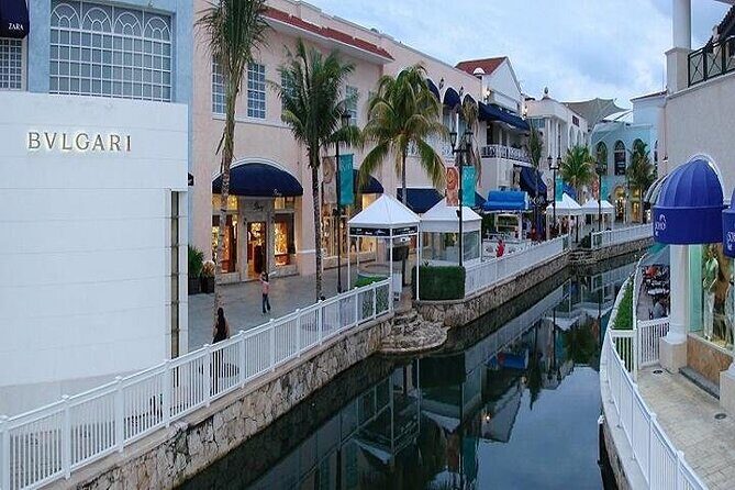 Cancun City Tour, Ruins, fun & adventure! Round Transportation - Stop 3: Plaza La Fiesta Tequila and Chocolate Tasting