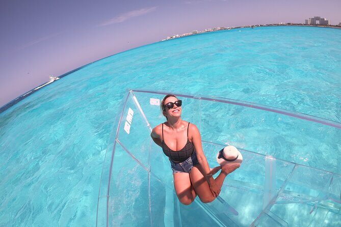 Cancún Clear Boat 90 minutes tour perfect for photos and families - Getting on board: meeting point and what to bring
