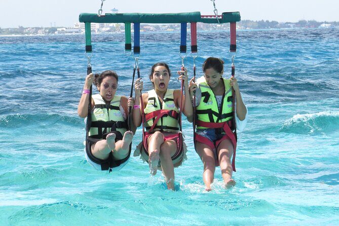 Cancun Combo Adventure: 4-Reef Stop Snorkeling and Parasail Ride - Gear, showers, lockers, and your camera plan