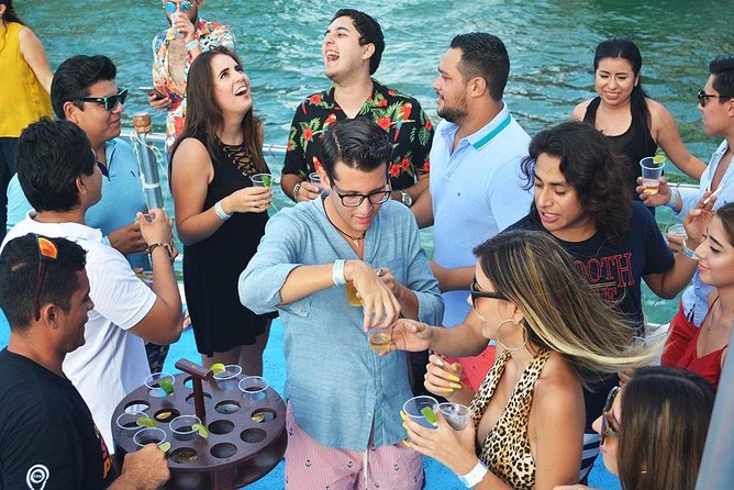 Cancun Dancer Cruise to Isla Mujeres with Snorkeling and Lunch - Lunch and the open bar: when the meal fuels the rest of the day
