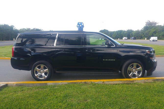 Cancun Deluxe SUV Private Roundtrip Transportation - On the Road With the Driver/Guide: More Than Just Getting There
