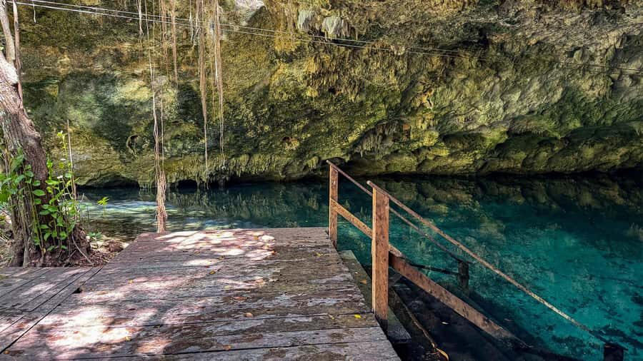 Cancun: Explore Tulum, swim with turtles, cenote, and snorkel in caves - Akumal beach snorkeling: swimming with sea turtles the right way