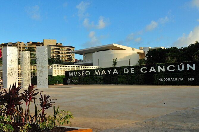 Cancun Guided Sightseeing, Shopping and Tasting Tour - A 4-Hour Cancun Stop That Mixes Photos, Tequila, and Shopping