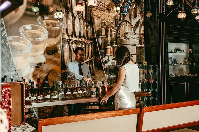 Cancun Guided Tequila Immersion & Cacao Tasting Tour - México Mágico crafts stop: a shorter souvenir window that’s easier to manage