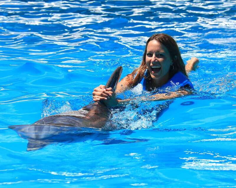 Cancun: Interactive Aquarium Ticket and Swim with Dolphins - Interactive Aquarium Cancun: Where the Dolphin Time Starts